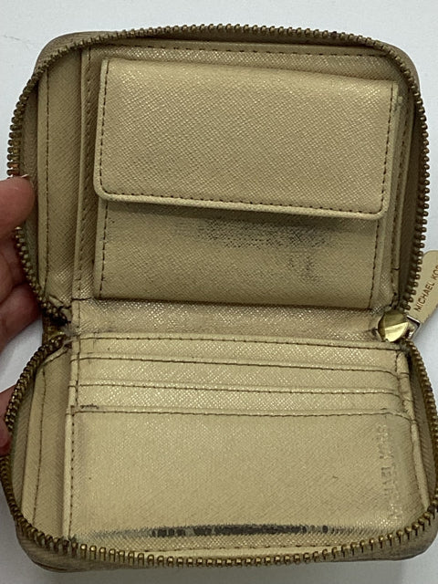 Michael Kors Zippered Bilfold Wallet