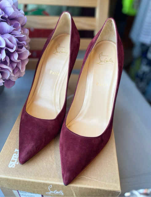 Christian Louboutin Suede Pump Sz 40 Shoe