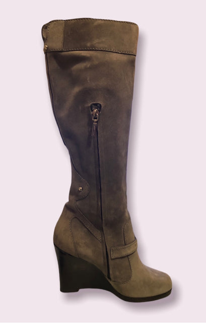 Dolce & Gabbana Sz 38 Suede Wedge  Boots  New In Box