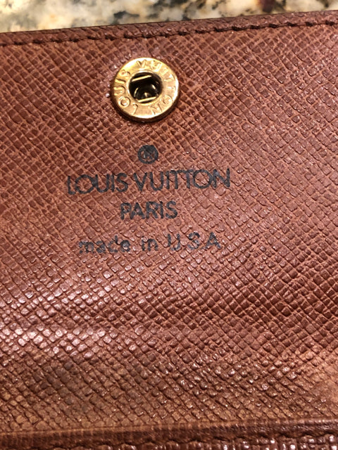 Authentic Pre Loved Louis Vuitton Key Holder