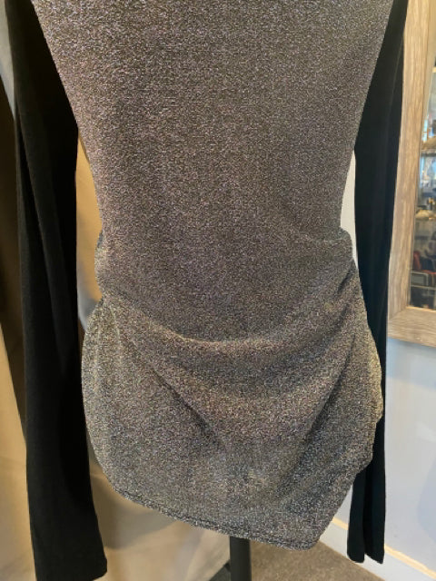 Elizabeth And James Long Sleeve stretchy  Sz XS Top
