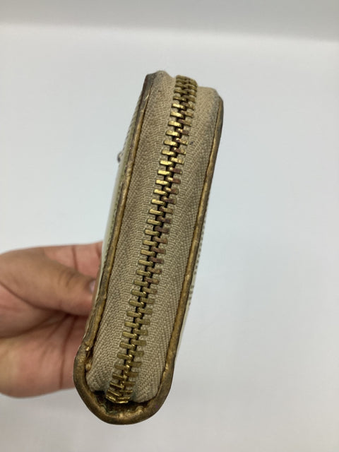 Michael Kors Zippered Bilfold Wallet