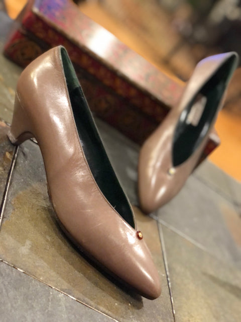 Gucci Vintage Almond Point Pump Sz. 38.5 Shoe