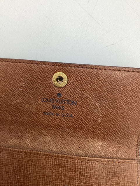 Authentic Pre Loved Louis Vuitton Key Holder