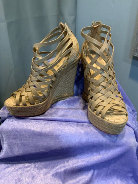 CHRISTIAN LOUBOUTIN Wedge Sandal Shoe SZ 37

Tramontagne 140 Calf / Liege Embosse

 (Strappy Wedge Snake Embossed & Rope Trim  Heel) 

**Strappy Peep Toe Espadrilles

    **Back Zip 