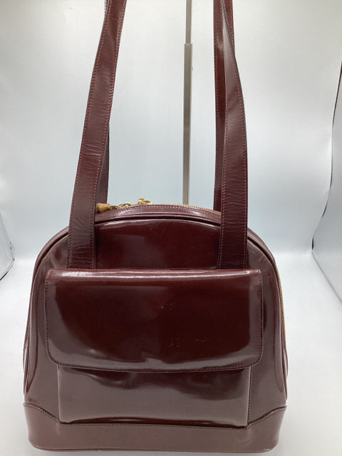Gucci Vintage Satchel Handbag
Gucci Vintage Satchel Handbag    AS-IS   Very Rare Style

Zip top closure
Front pocket 
11"W x 11"H x 4"D x 14" Handle