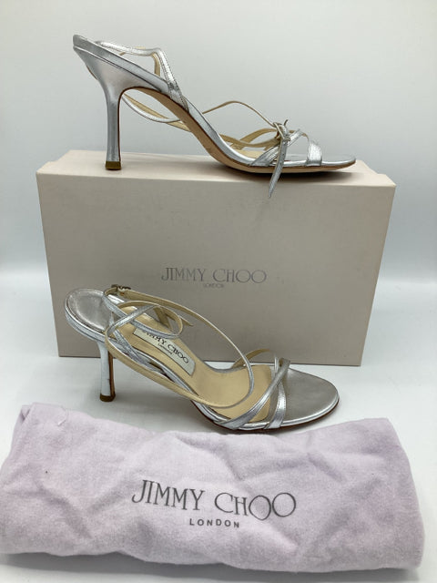 Jimmy Choo Sz 38.5 Strappy Heel Shoe

Open toe
3" heel
Double wrap buckle ankle strap