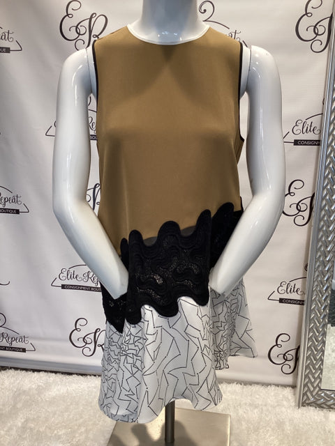Jonathan Simkhai Asymetrical Sz M Tunic Top
Sleeveless
Layered/ cut-out fabric at bottom 
71% acetate/ 29% Polyester