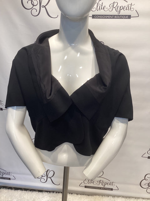 Moschino Cropped Bolero Sz M/L Jacket

Single front button closure
Draped front collar
64% triacetate/ 36% polyester