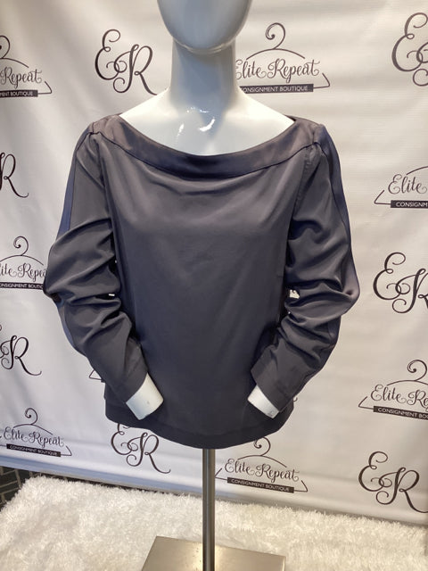 St. John Sz 8 Boat Neck Top  

Long Sleeve
Satin trim around neck, down arms and bottom of top
