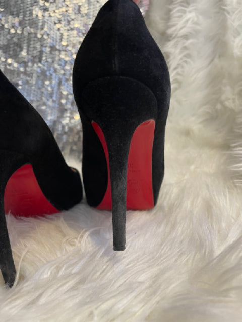 Christian Louboutin Sz 39 Suede Shoe Pump