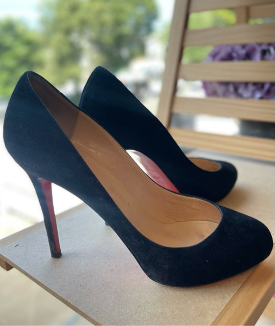 Christian Louboutin Sz 39 Suede Shoe Pump