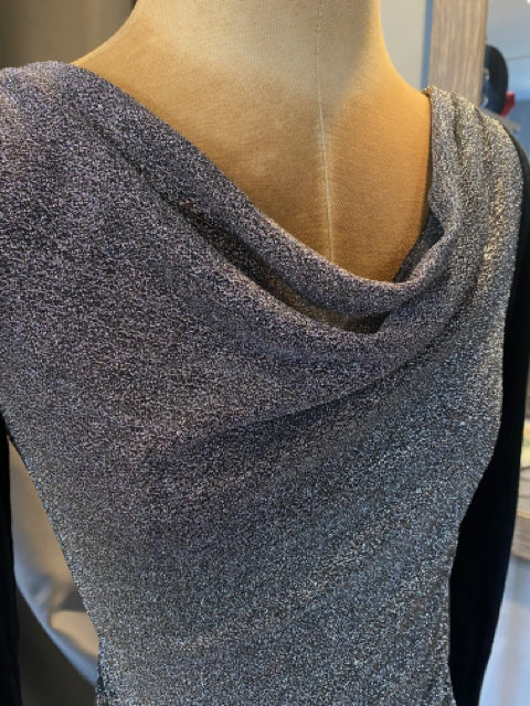 Elizabeth And James Long Sleeve stretchy  Sz XS Top