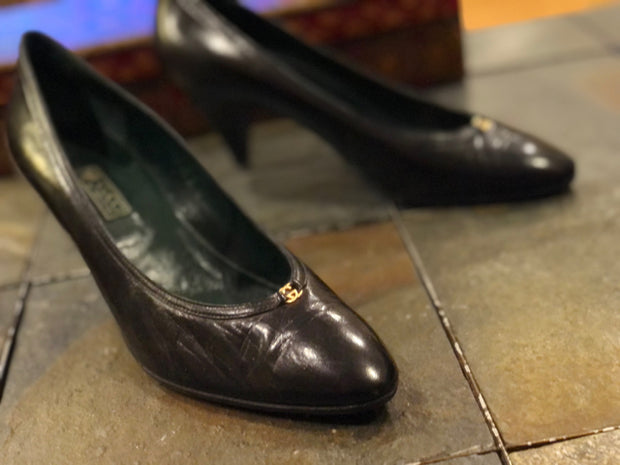 Gucci Vintage Sz 38.5 Pump GG Charm  Shoe