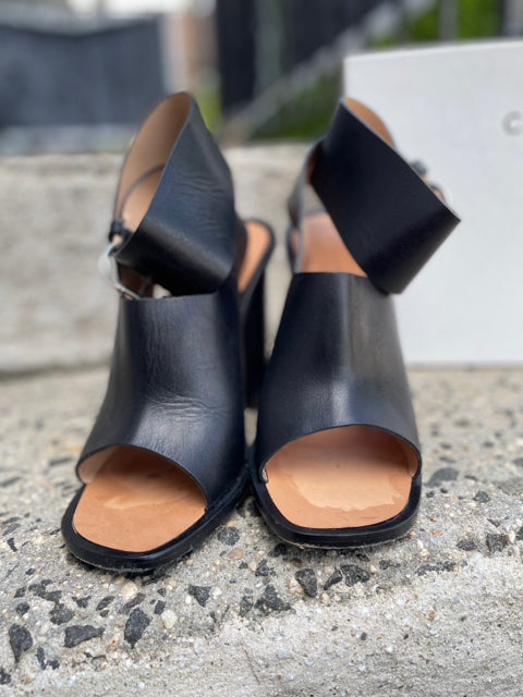 Celine Peep Toe Sandal Size 40.5 Shoe Leather