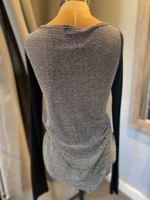 Elizabeth And James Long Sleeve stretchy  Sz XS Top