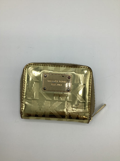 Michael Kors Zippered Bilfold Wallet