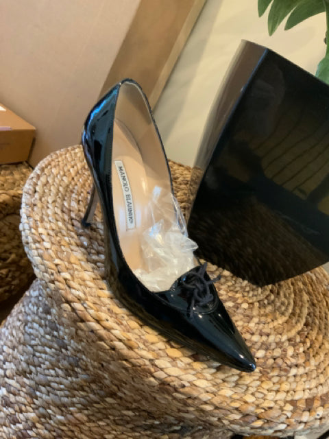 Manolo Blahnik Kirby Patent Leather Sz 38 Shoe